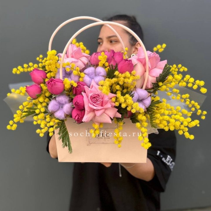 Сумочка мимозы и роз "Примавера" в Пензе