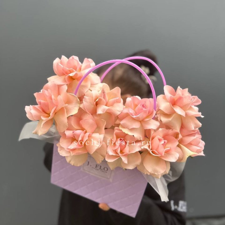 Сумочка с розами "Кети" в Пензе