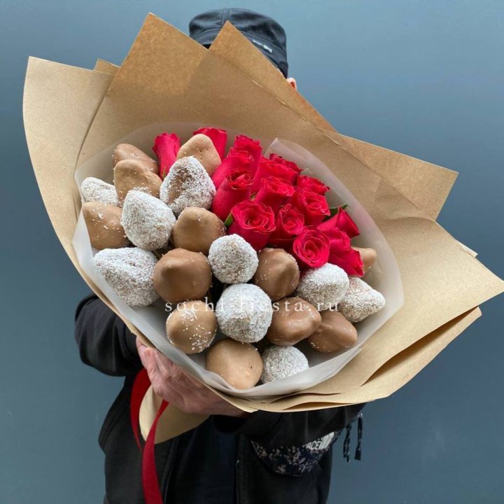 Розы и клубника в шоколаде Мерси в Пензе