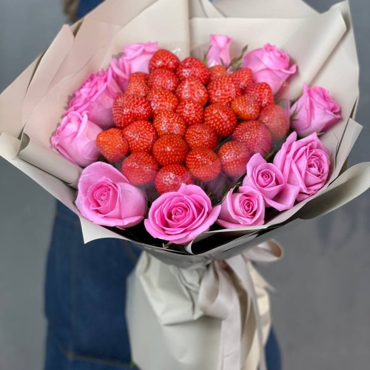 Клубника и розы в Пензе