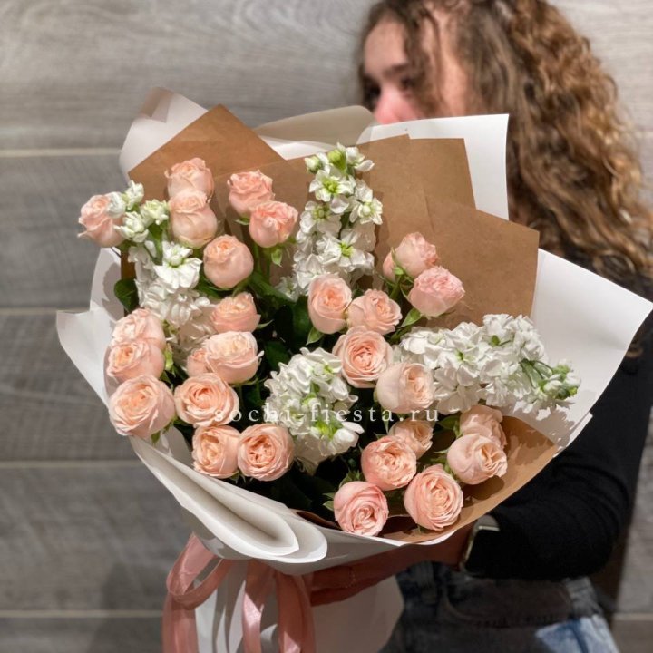 Букет бомбасти и маттиола в Пензе