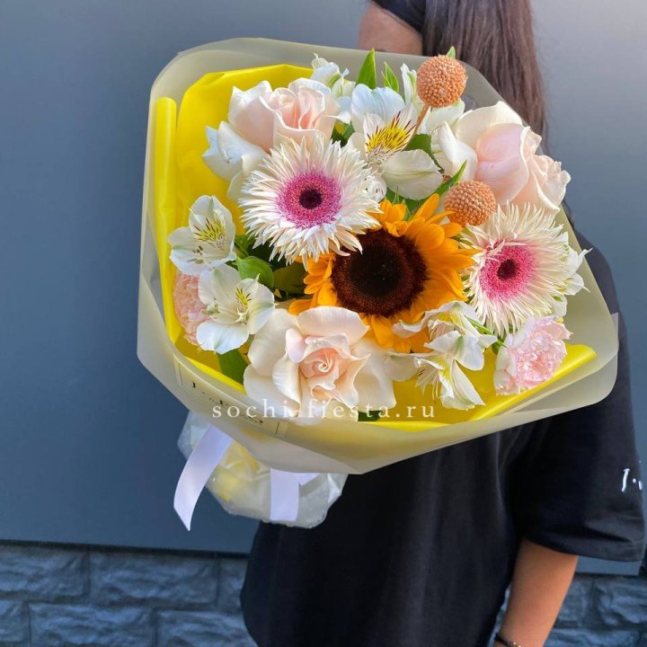 Букет с подсолнухом "Елоу" в Пензе