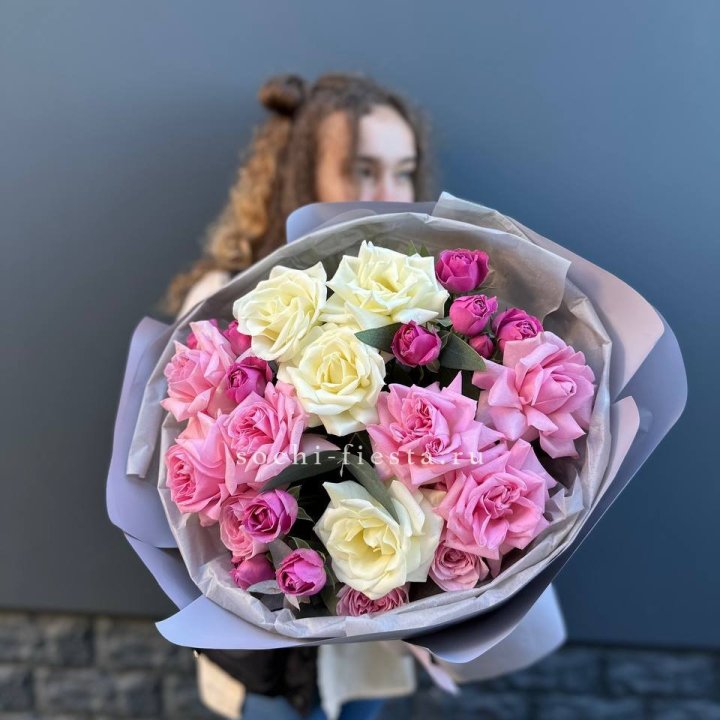 Букет французских и пионовидных роз в Пензе