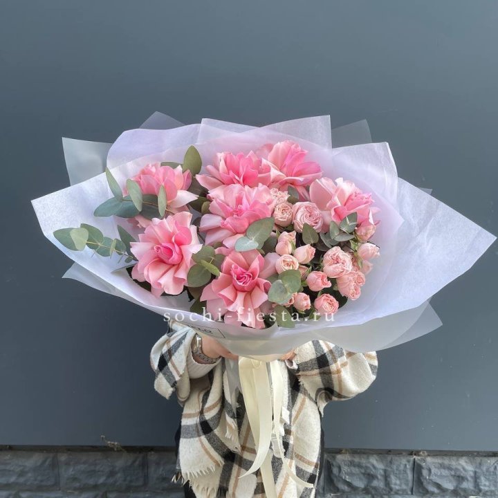 Букет французских и пионовидных роз  в Пензе