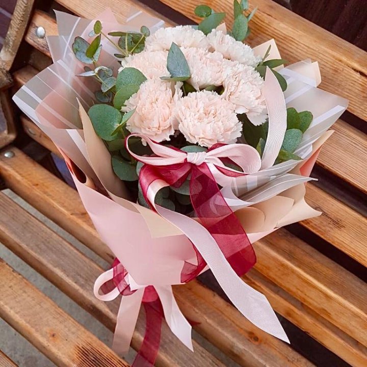 Диантусы с эвкалиптом в Пензе