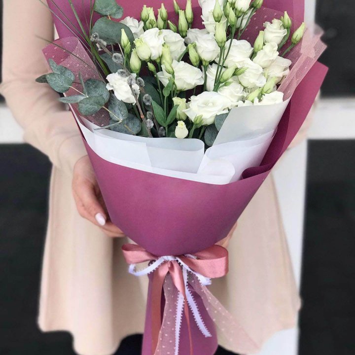 Эустомы с эвкалиптом в Пензе