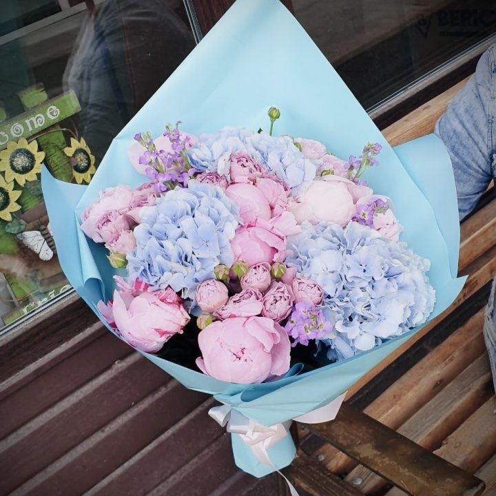 Букет с гортензиями "Блубери" в Пензе