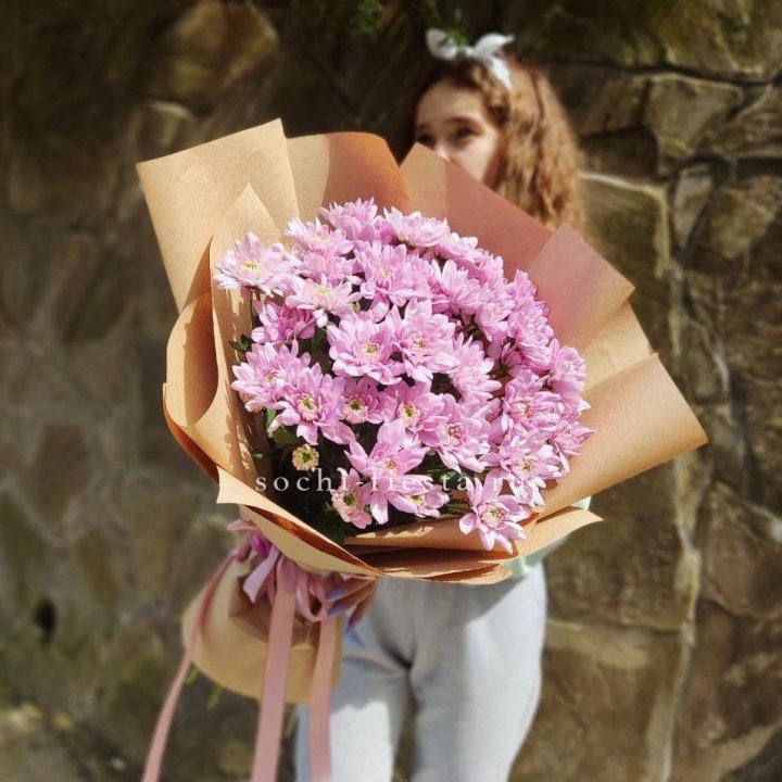 Букет хризантем в крафте в Пензе