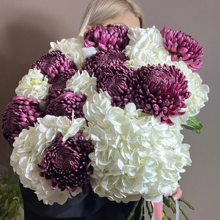 Охапка Бигуди и гортензий в Пензе