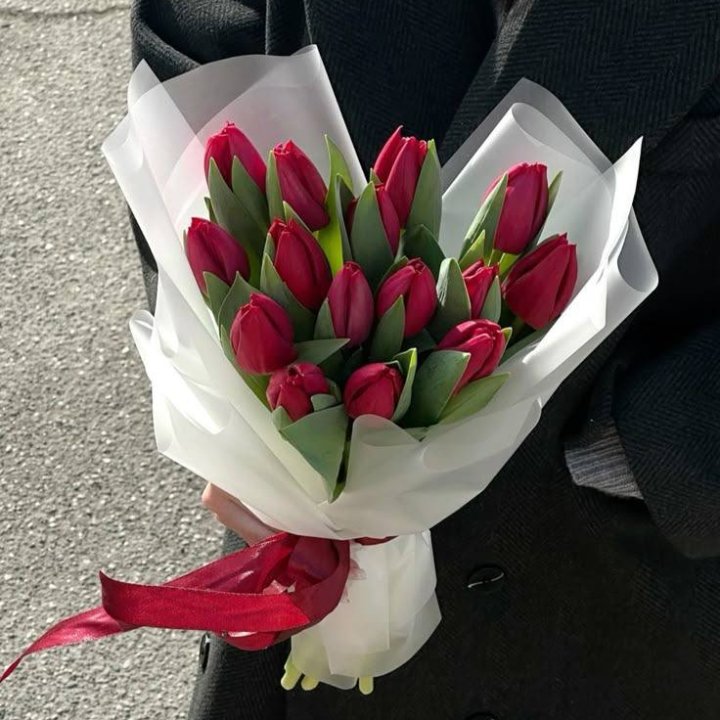 15 красных тюльпанов в Пензе