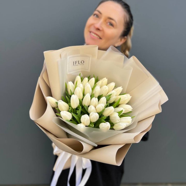 35 белых тюльпанов в Пензе