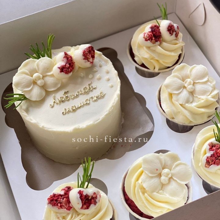 Капкейки и бенто-торт "Мамочке" в Пензе