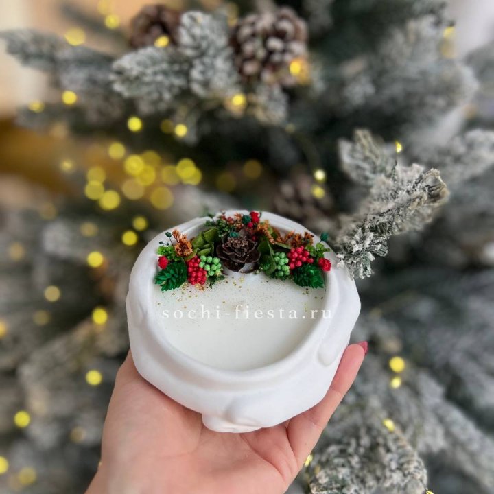 Свеча ароматическая в гипсе Руки с шишкой в Пензе