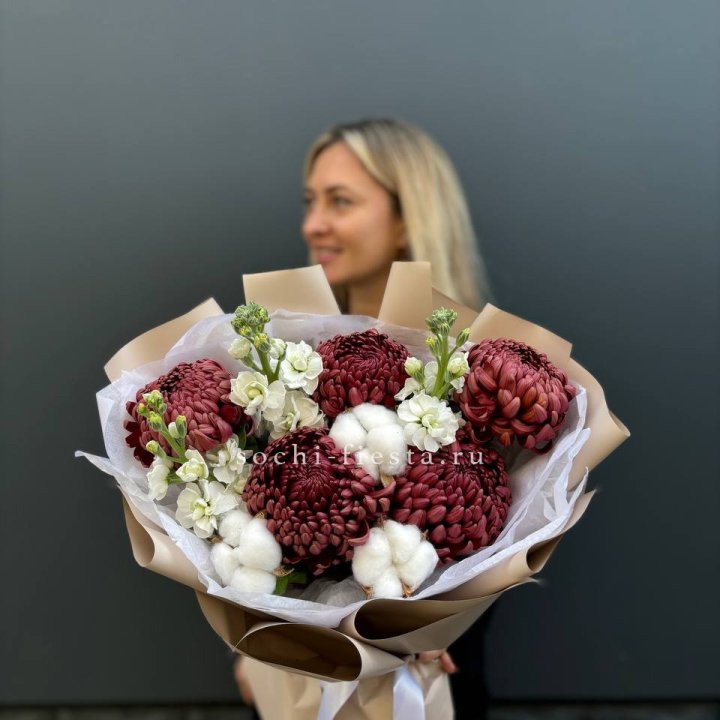 Хризантемы с маттиолой в Пензе