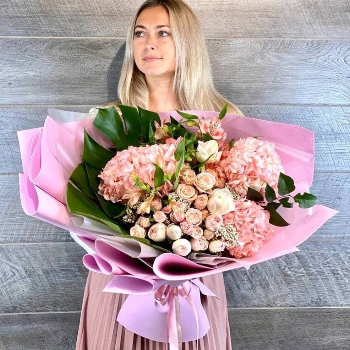 Дизайнерский букет "Валенсия-2" в Пензе