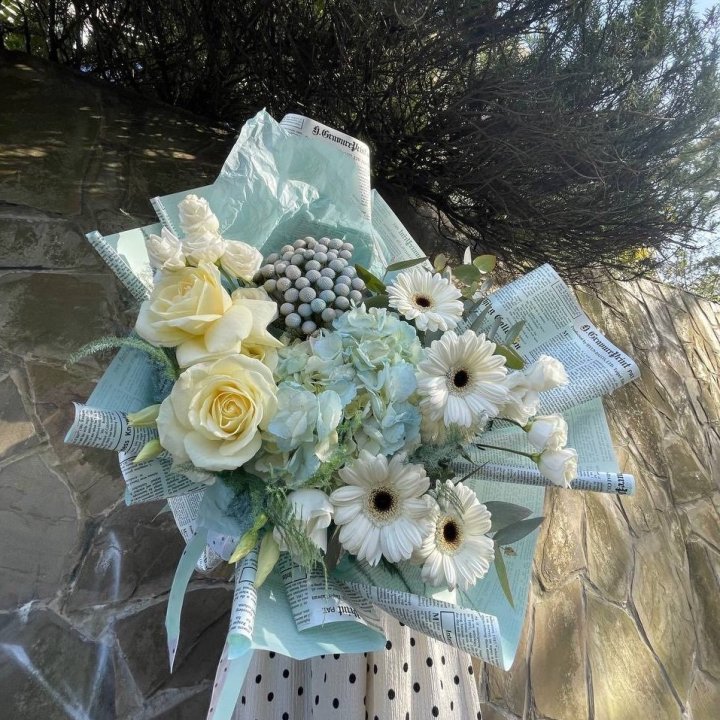 Дизайнерский букет "Линдж-блю" в Пензе