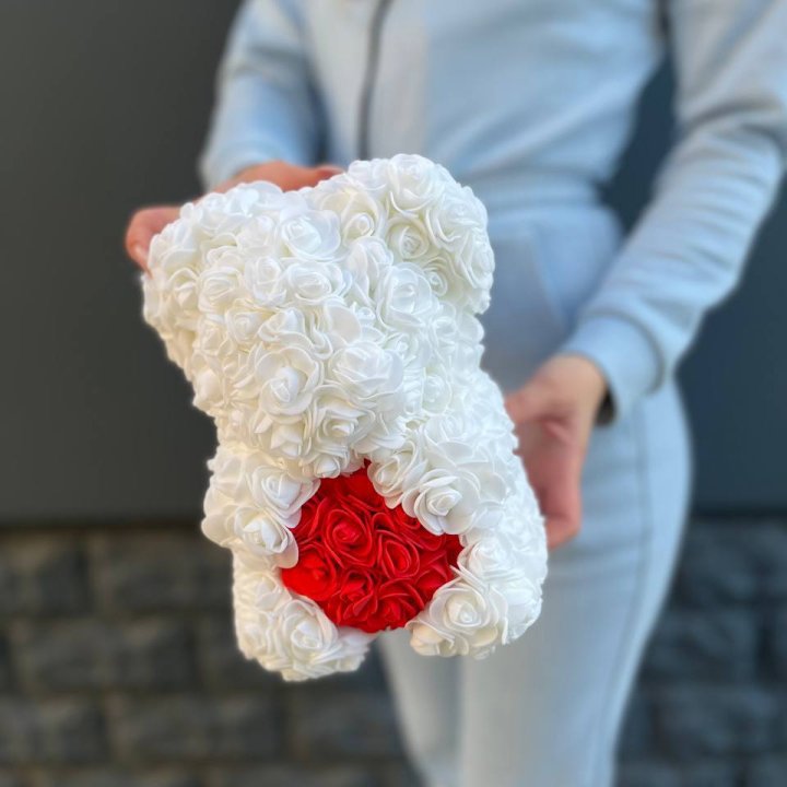 Медведь с красным седцем в Пензе