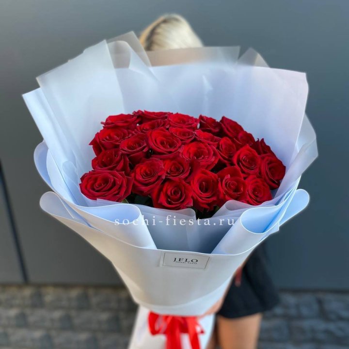 25 высоких роз  в Пензе