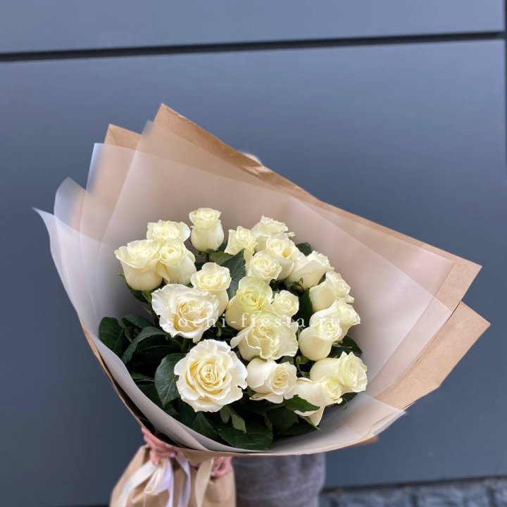  Букет  высоких белых роз   в Пензе