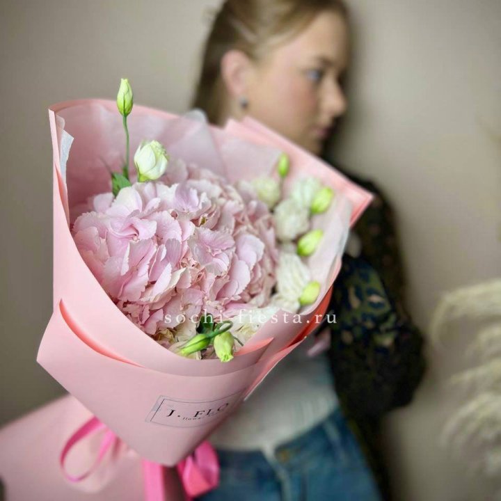 Букет с гортензией №2 в Пензе