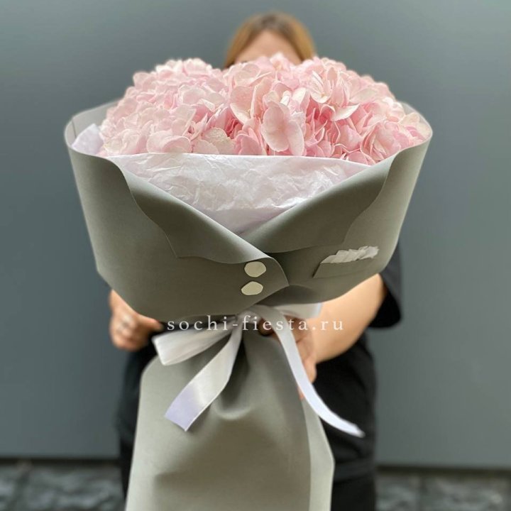  Букет  пиджачок из 5 гортензий в Пензе