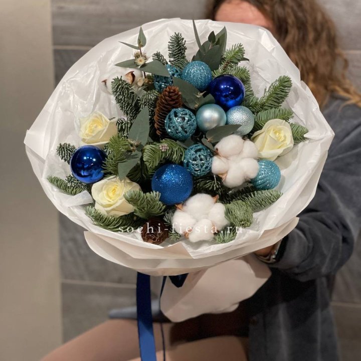 Новогодний букет "Синий иней" в Пензе