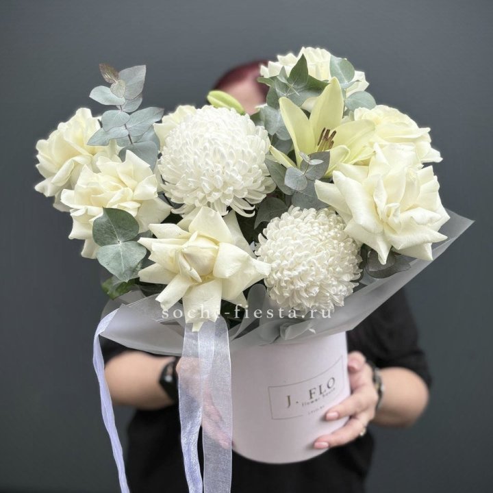 Цветы в шляпной коробке  в Пензе