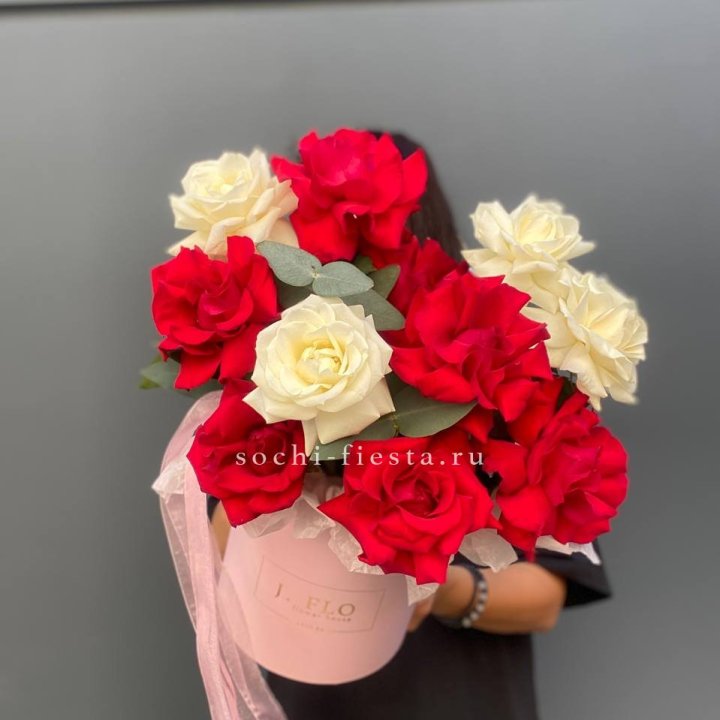 13 Французских роз в боксе в Пензе