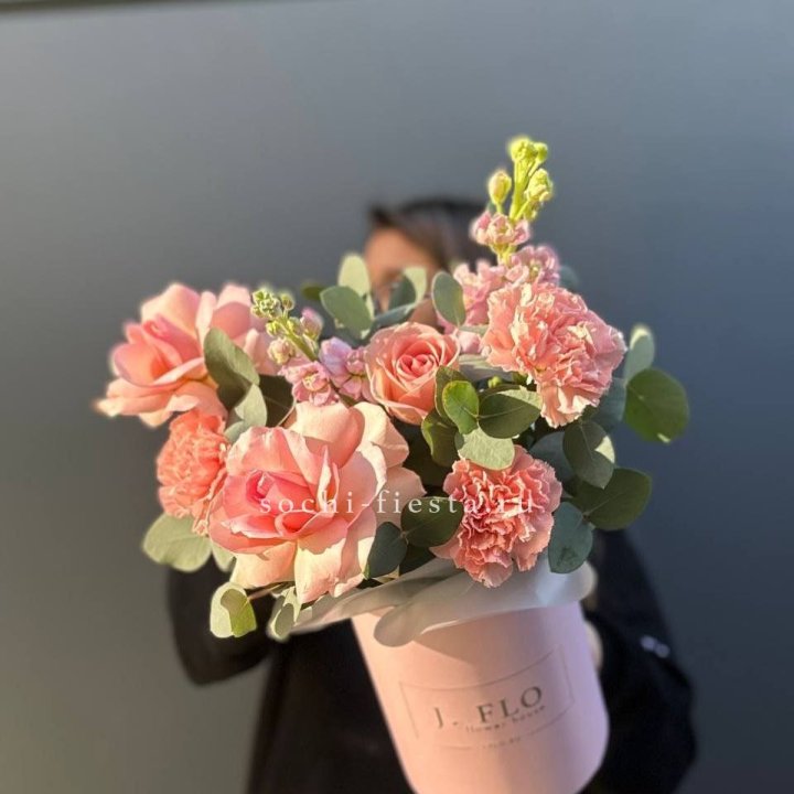 Цветы в боксе "Сизара" в Пензе