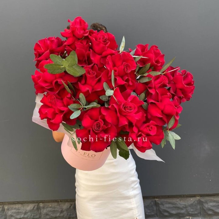 Бокс из 17 французских роз в Пензе