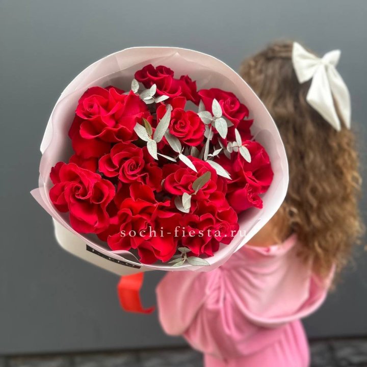 11 Красных французских роз в Пензе