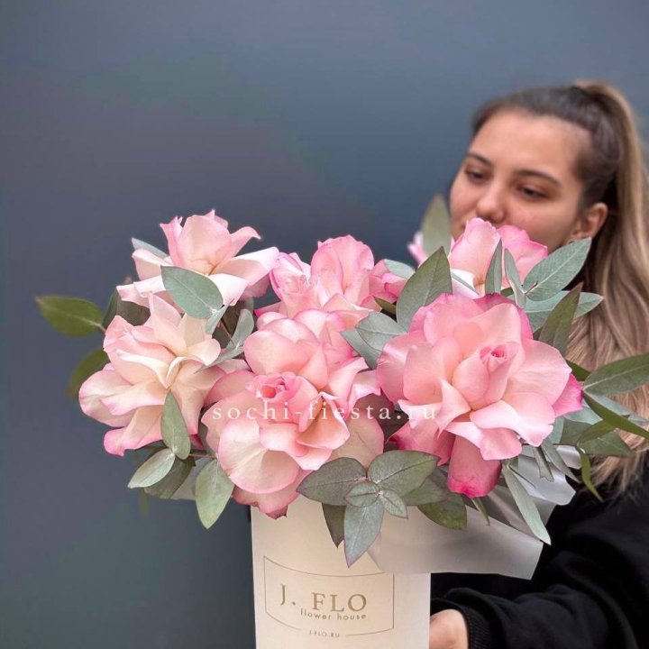 7 Французских роз в боксе в Пензе