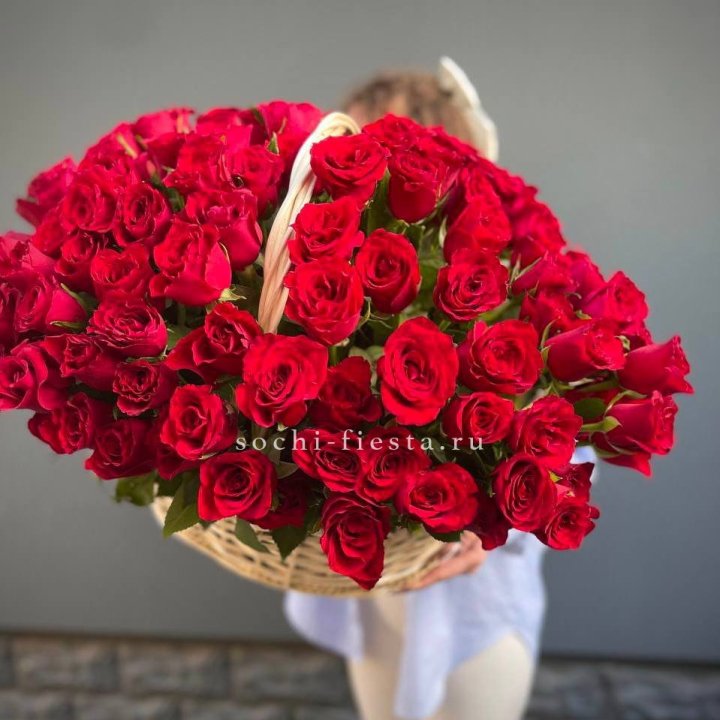 121 красная роза в корзине   в Пензе