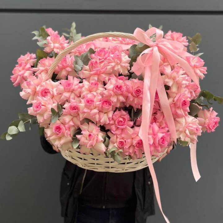 51 розовая роза в корзине в Пензе