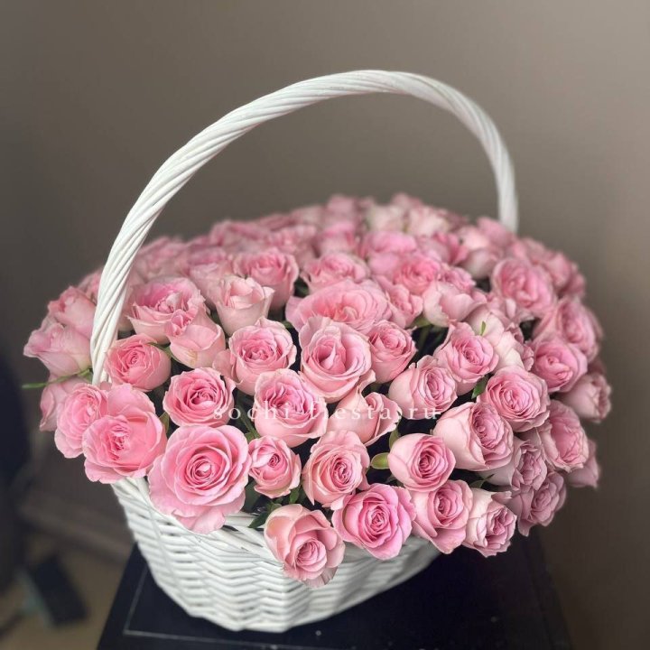 101 розовая роза в корзине в Пензе