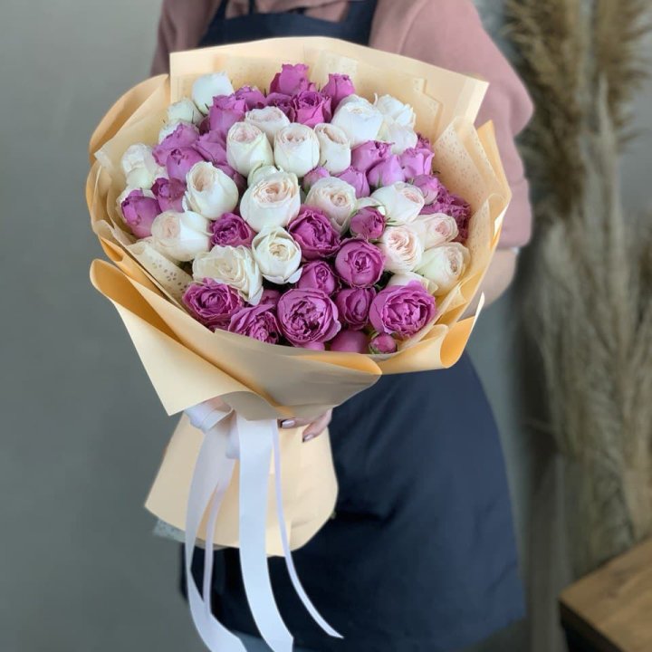 Букет кустовых роз Джулиана в Пензе