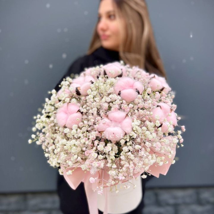 Гипсофилы с хлопком в шляпной коробке в Пензе