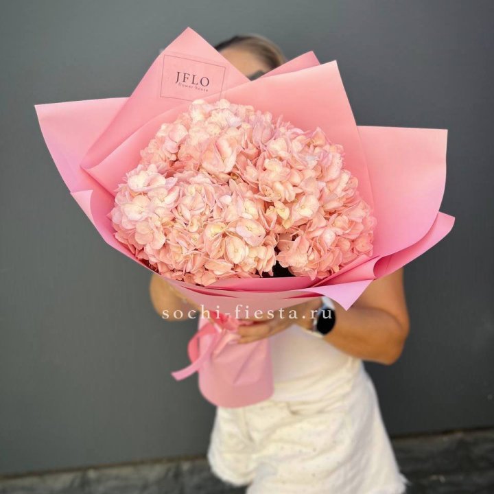 Букет гортензий "Крем" в Пензе