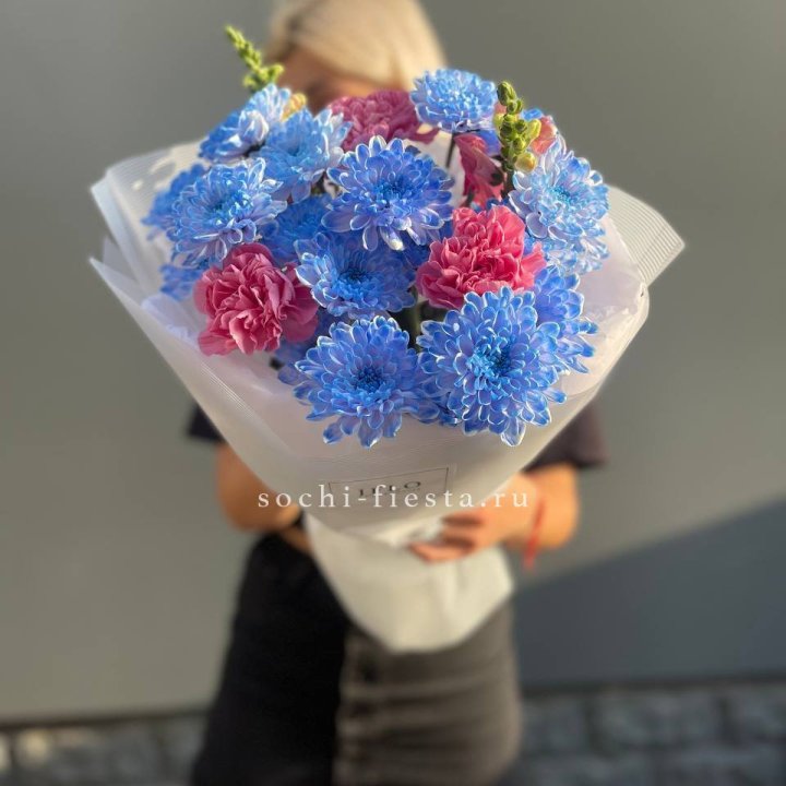 Букет сборный с хризантемой в Пензе