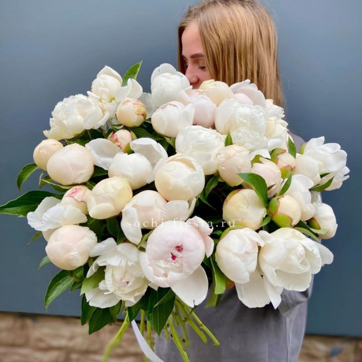 Охапка пионов в Пензе