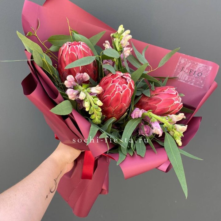 Букет из протеи "Квин" в Пензе