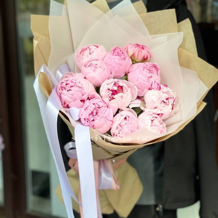 11 пионов в оформлении в Пензе