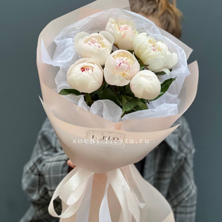 Букет белых пионов в Пензе