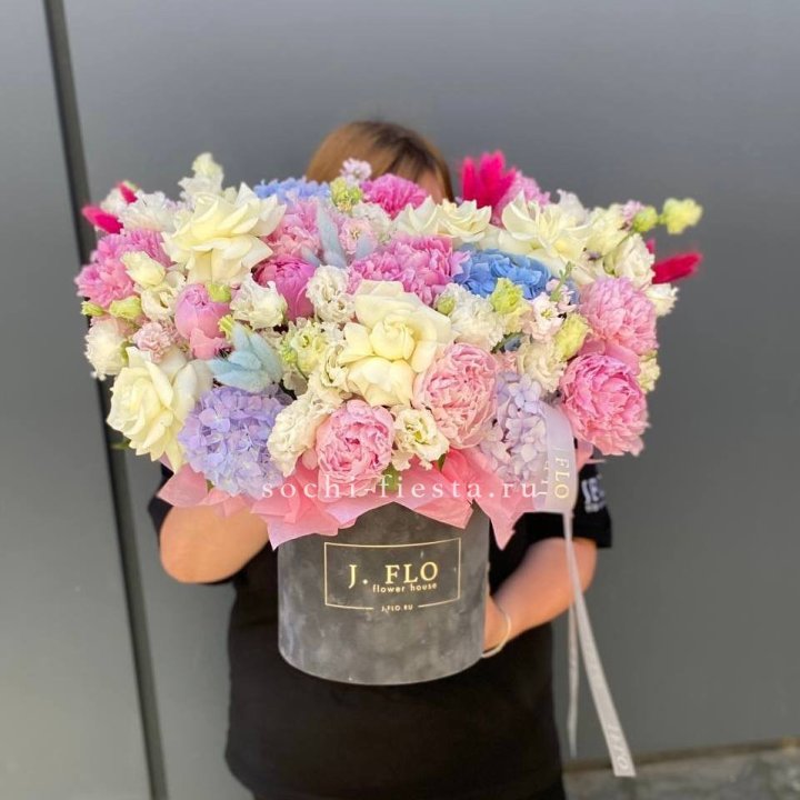 Цилиндр с пионами "Аса" в Пензе