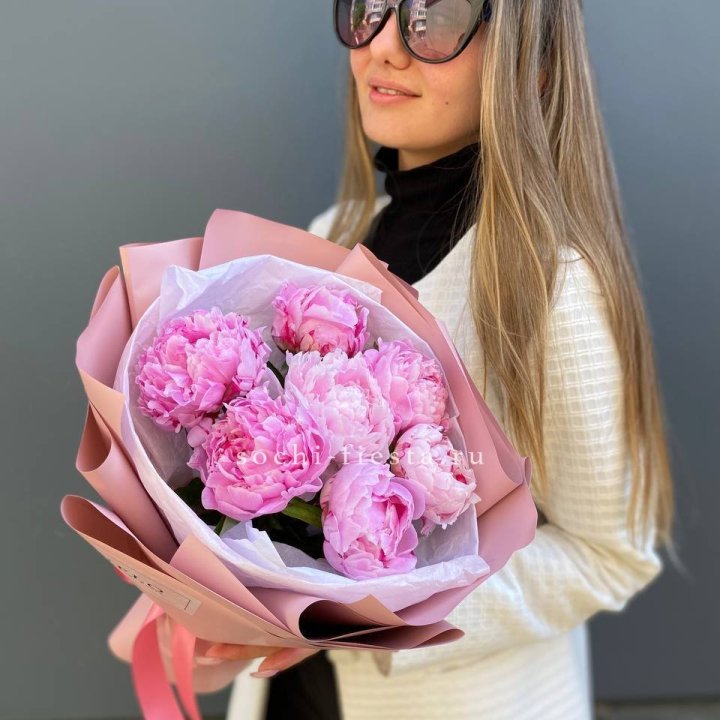 7 пионов в оформлении в Пензе