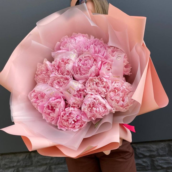 15 пионов "Монинг" в Пензе