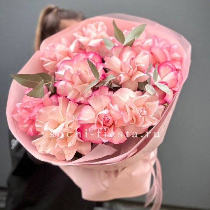 Нежно- розовые французские розы Венди в Пензе