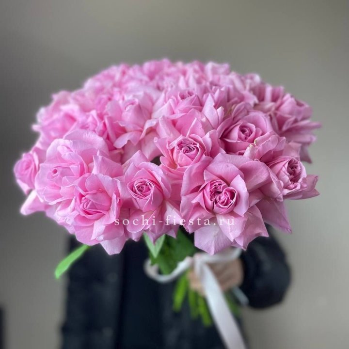 25 розовых французских роз в Пензе