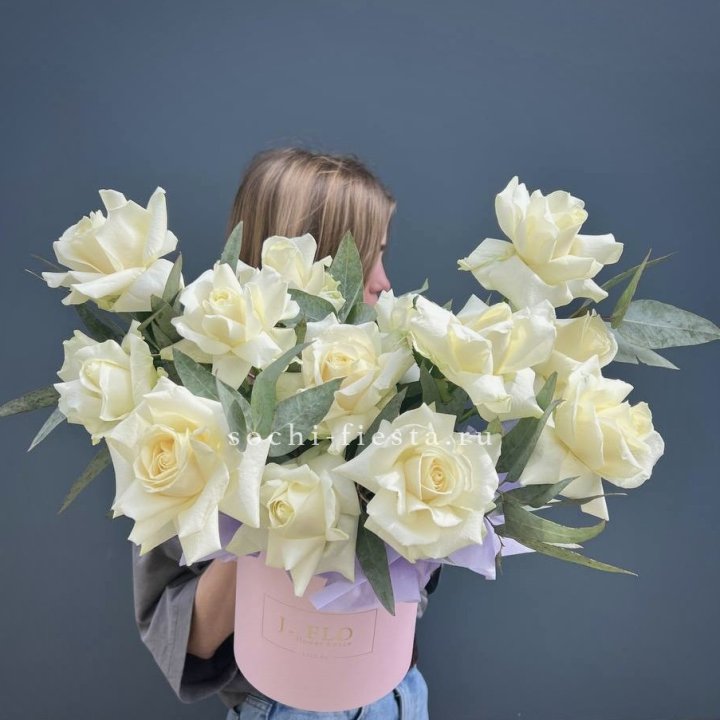 15 Французских роз в боксе в Пензе