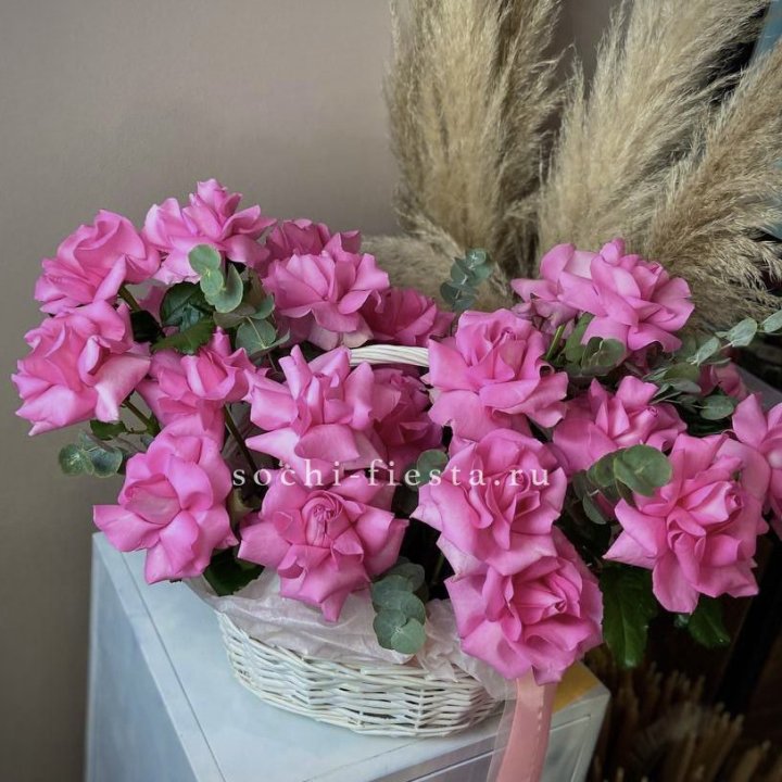 25 роз в цветочной корзине Пинк в Пензе